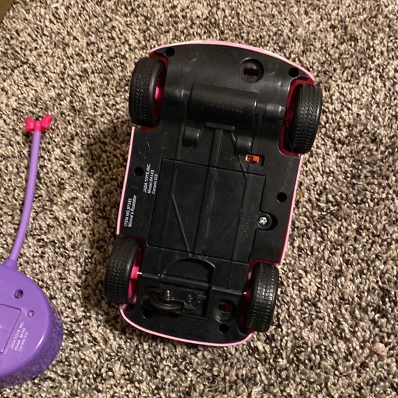 Minnie Mouse Remote Control Roadster - Picture 5 of 5